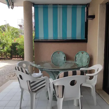 Le Palmier, Jardin Privatif, 200m, Classe 3 Etoiles, Climatise, Wifi, Garage, Renove דירה *