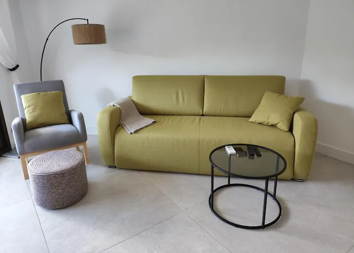 Le Palmier, Jardin Privatif, 200m, Classe 3 Etoiles, Climatise, Wifi, Garage, Renove דירה קבלייר-סור-מר